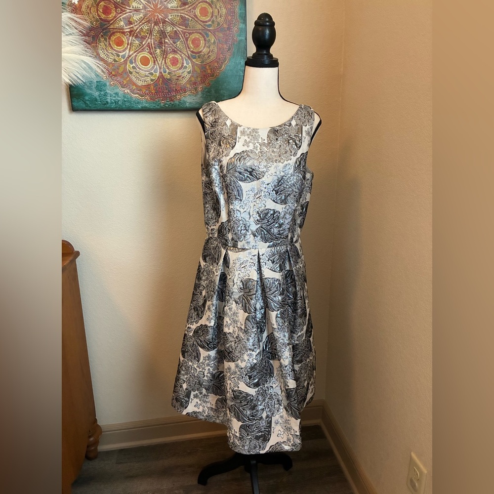 Nicole Miller Floral brocade Midi Dress
